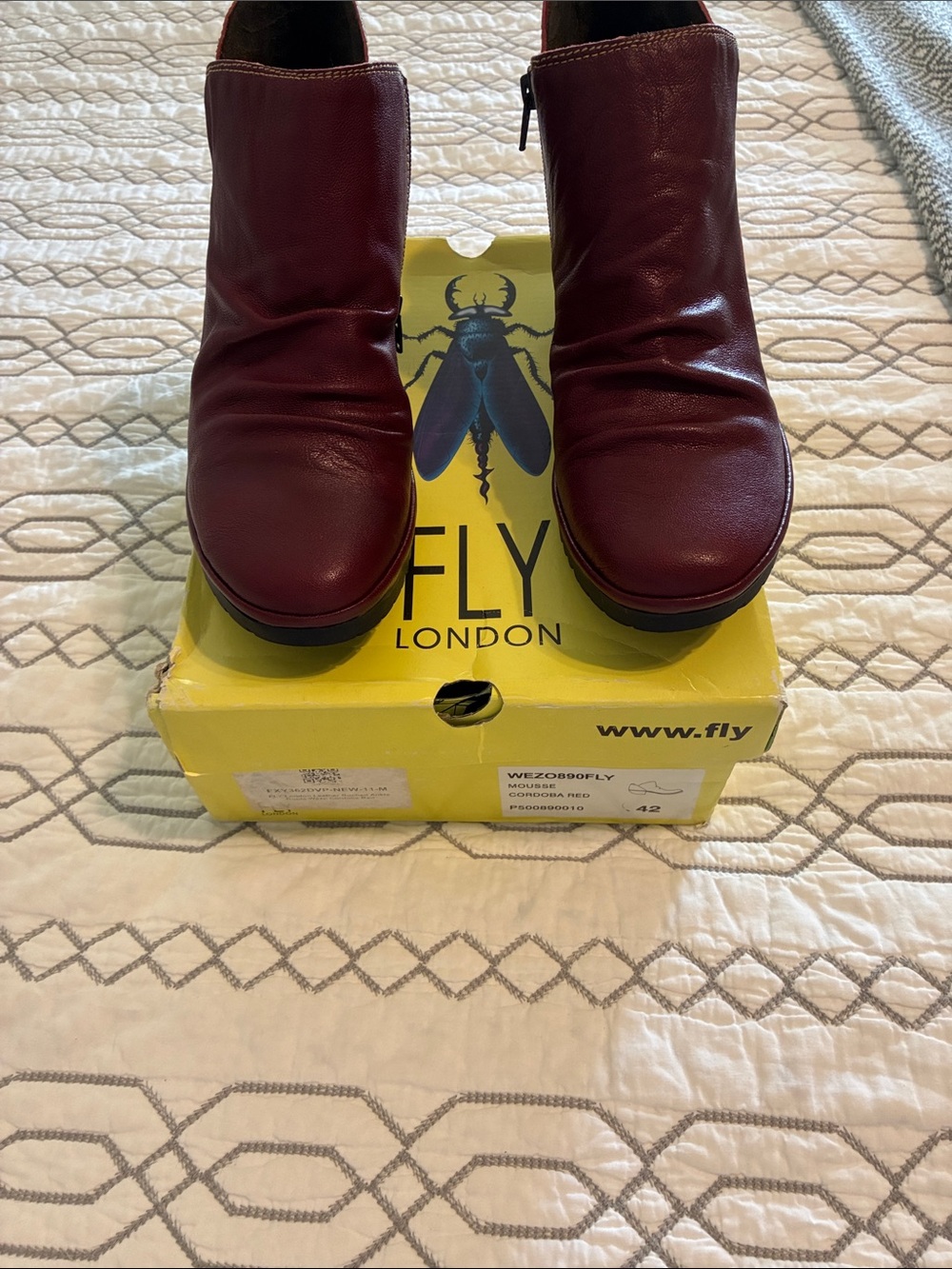 LIKE NEW !!! Fly London Burgundy Leather Ankle Booties